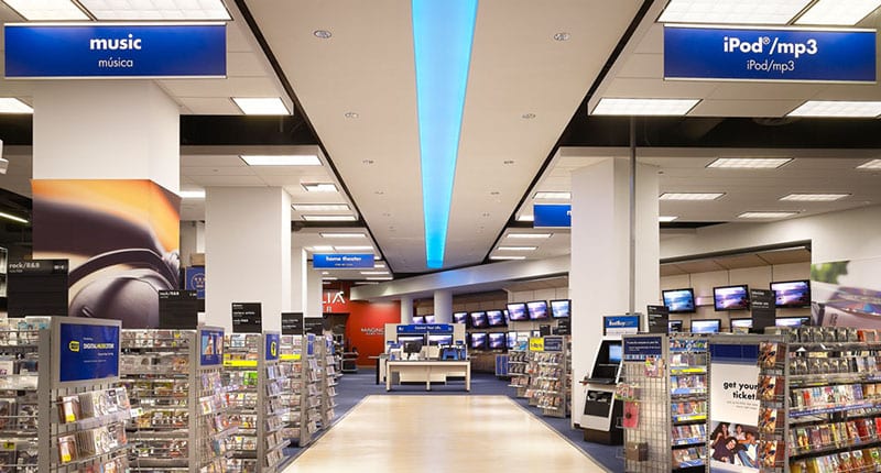 Interior da loja Best Buy