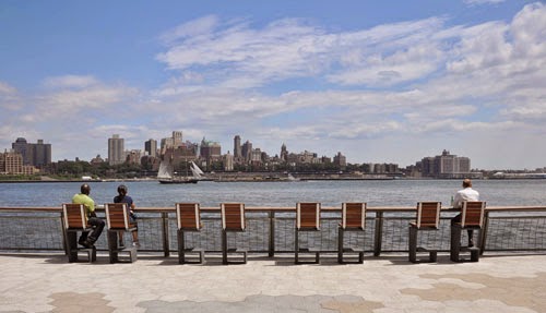 Passeio pelo East River Waterfront Esplanade em Nova York