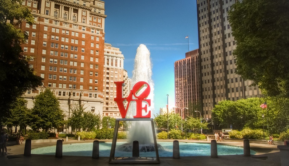 Passear pela região do Love Park na Filadélfia