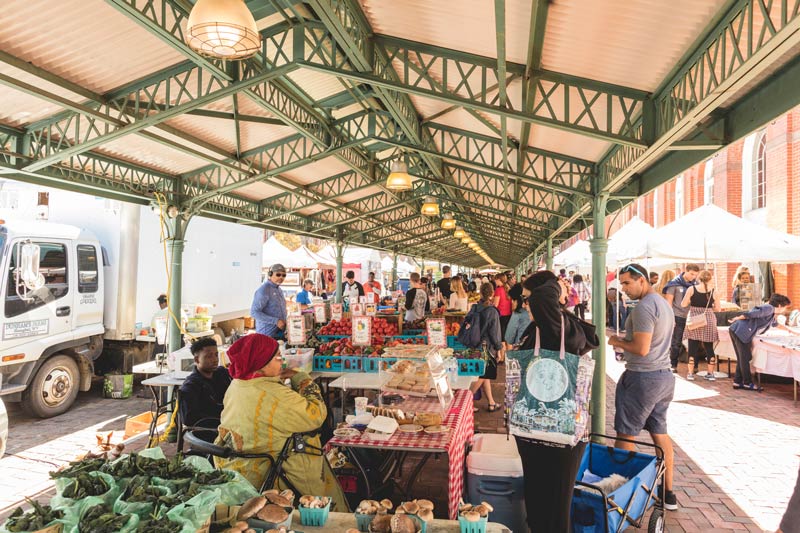 Explorar o Mercados de Fazendeiros (DC Farmers Markets)