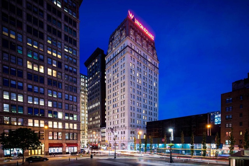 Fachada de hotel perto da praça Union Square