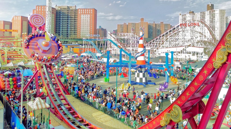 Brinquedo no Luna Park em Nova York