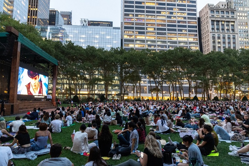 Sessão de filme no Bryant Park em Nova York