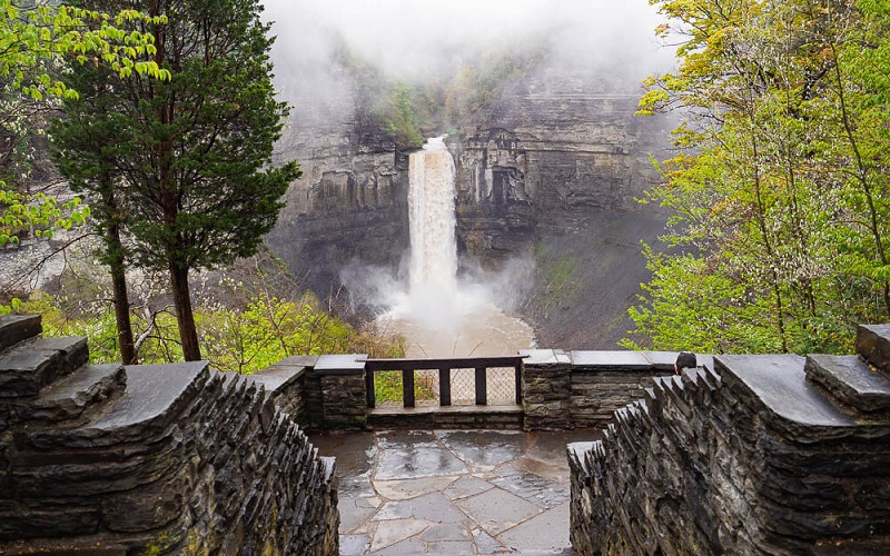 Cachoeira na região de Finger Lakes em Nova York