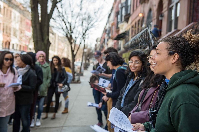 Grupo de turismo no bairro Harlem em Nova York