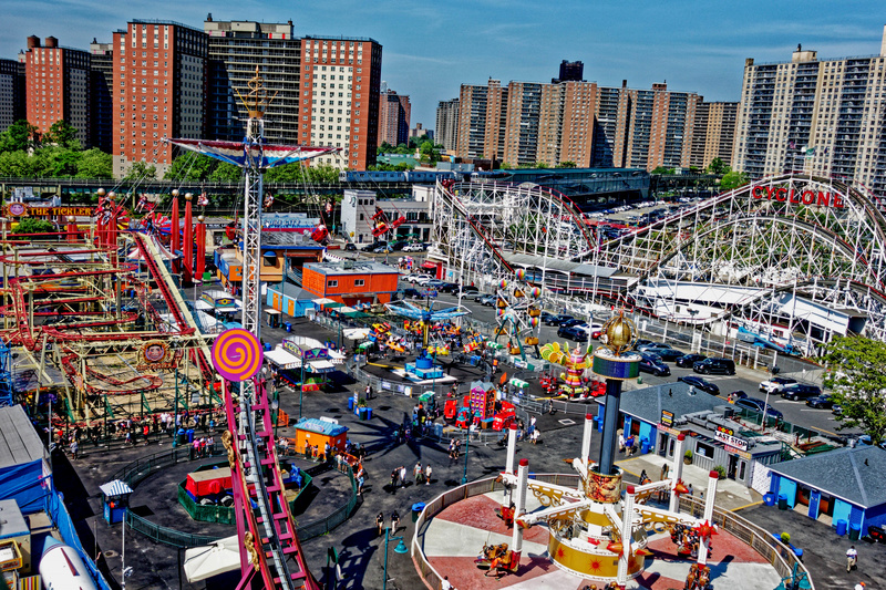 Vista ampla do parque Luna Park em Nova York 