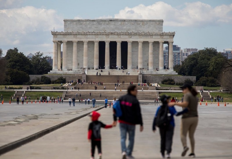 Visitantes no Lincoln Memorial em Washington