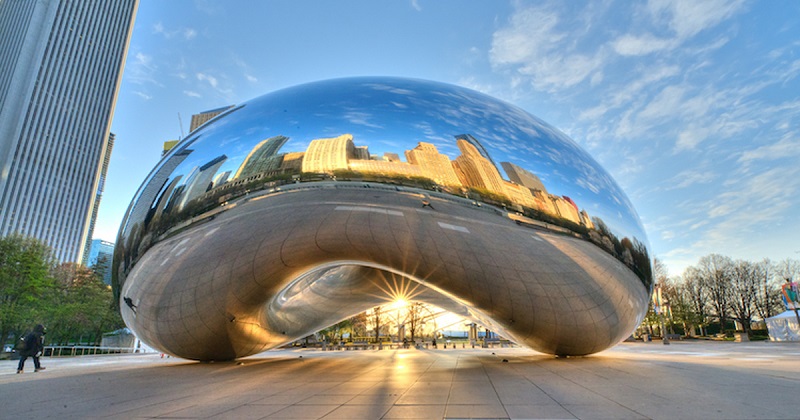 Escultura Cloud Gate no Millennium Park em Chicago