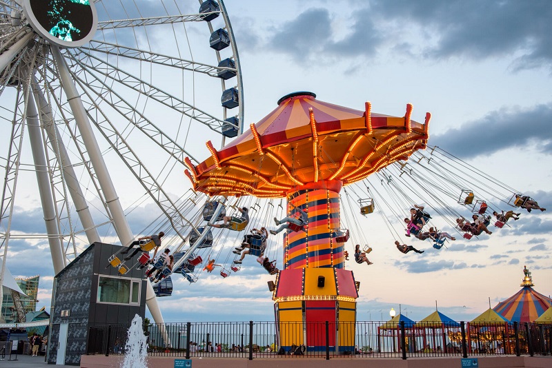 Parque de diversão no Navy Pier em Chicago