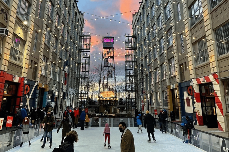 Patinação no gelo no inverno em Nova York