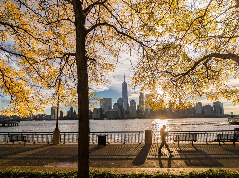 Dia de outono na cidade de Jersey City em Nova Jersey