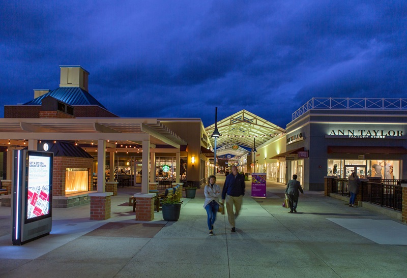 Philadelphia Premium Outlets perto da Filadélfia