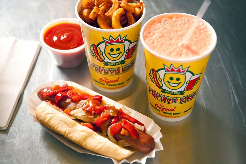 Lanche na Papaya Dog em Nova York  